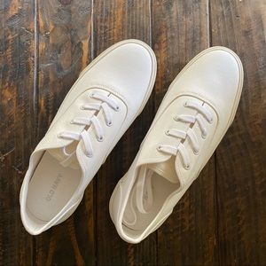 New never worn old navy sneakers